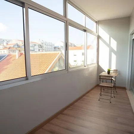 Quiet 3br Flat - Center - Warm And Bright - Remote Work *