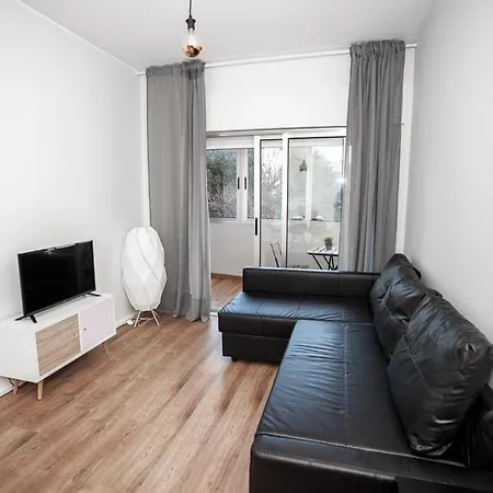 Quiet 3br Flat - Center - Warm And Bright - Remote Work Apartment