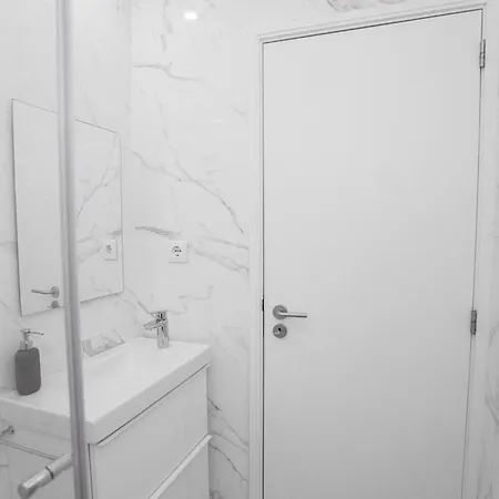 Quiet 3br Flat - Center - Warm And Bright - Remote Work *