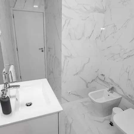 Apartment Quiet 3br Flat - Center - Warm And Bright - Remote Work Porto