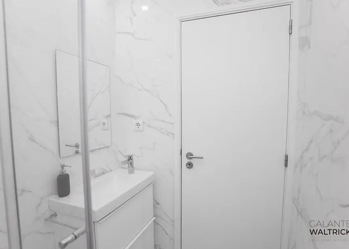 Quiet 3br Flat - Center - Warm And Bright - Remote Work *