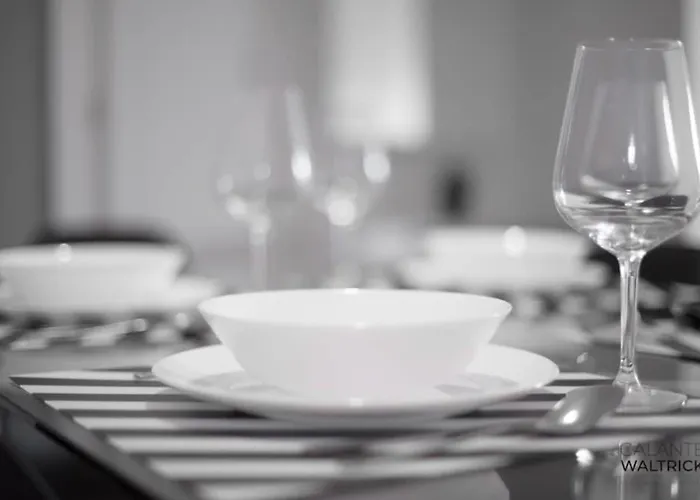 Quiet 3br Flat - Center - Warm And Bright - Remote Work Appartamento Oporto