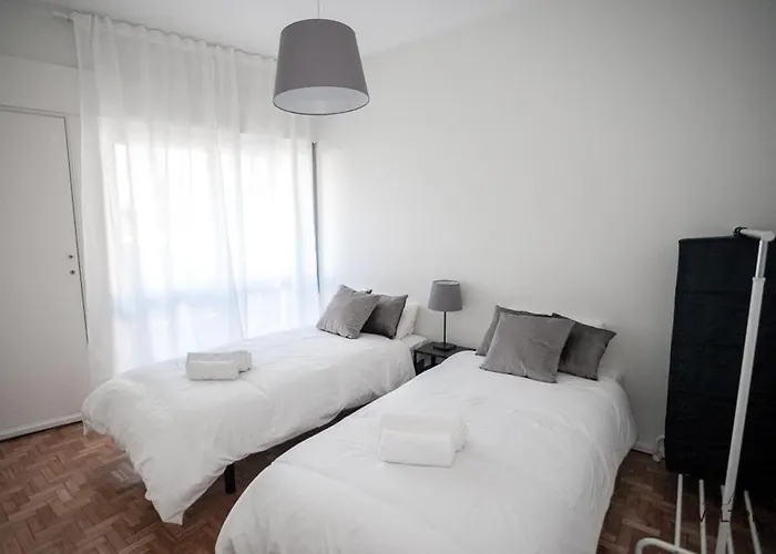 Appartamento Quiet 3br Flat - Center - Warm And Bright - Remote Work *